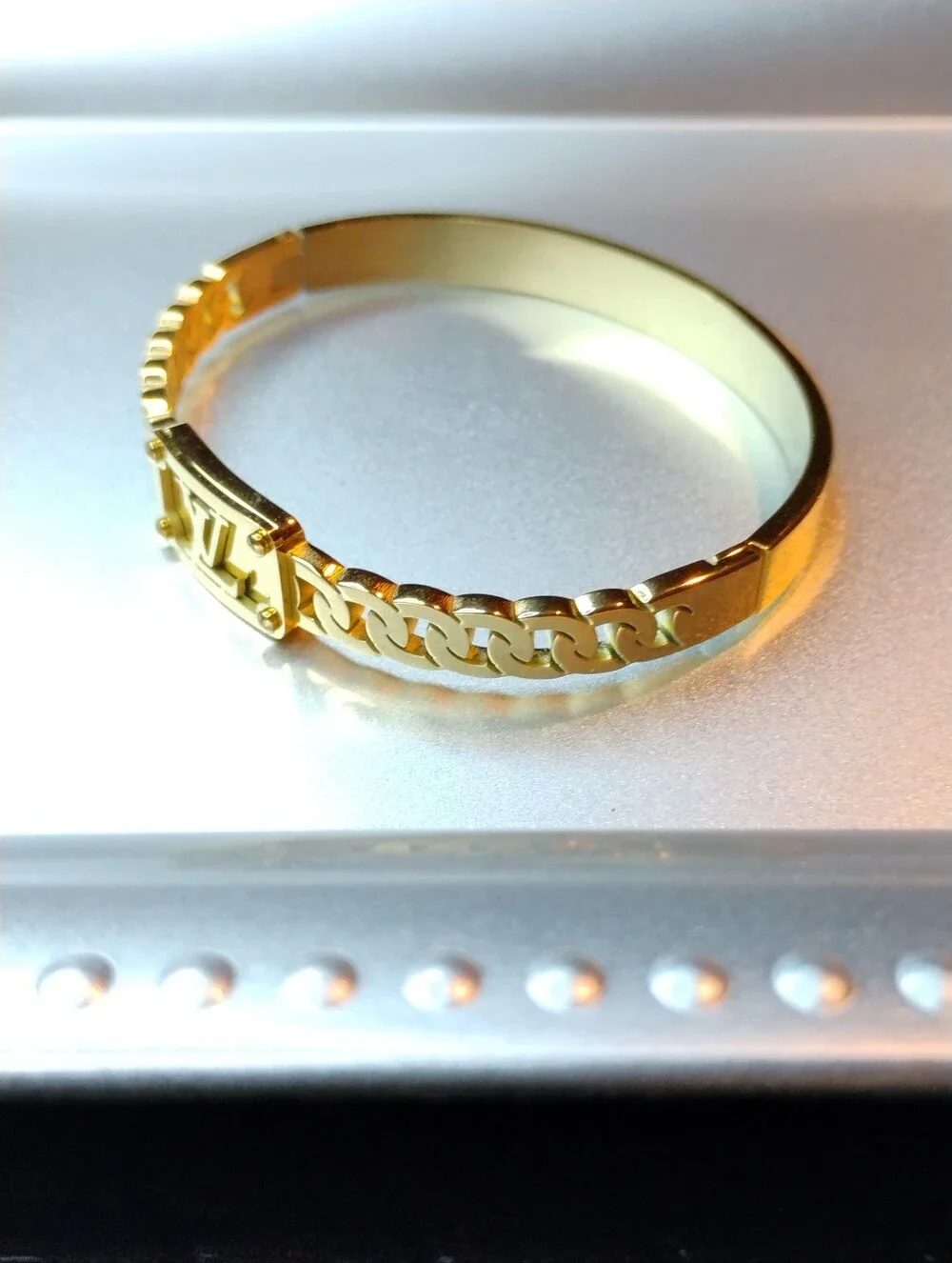 New Gold Logo Plaque Chain Bangle Bracelet
